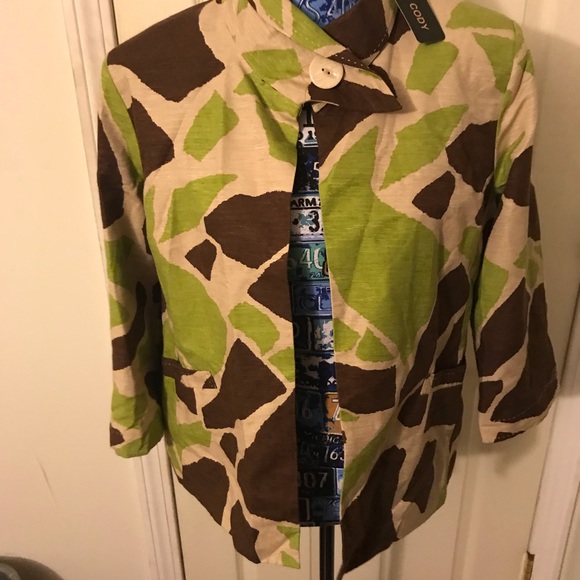 Top - Picture 3 of 8